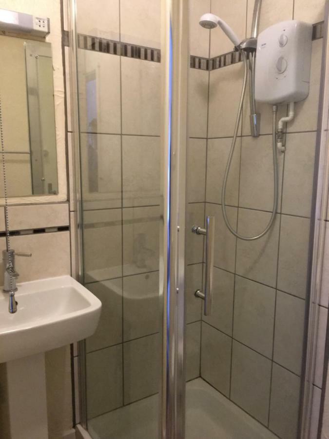 Chambre Familiale avec Salle de Bains Privative
